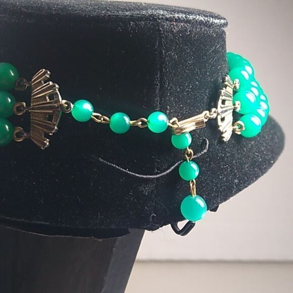 Vintage Green Lucite Three Silver Tone Metal Necklace Cottagecore Grandmacore - Picture 3 of 6